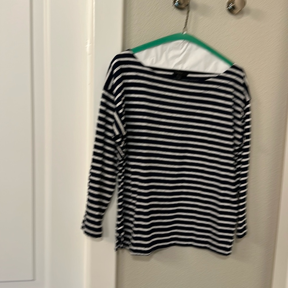 Long sleeve back and white shirt